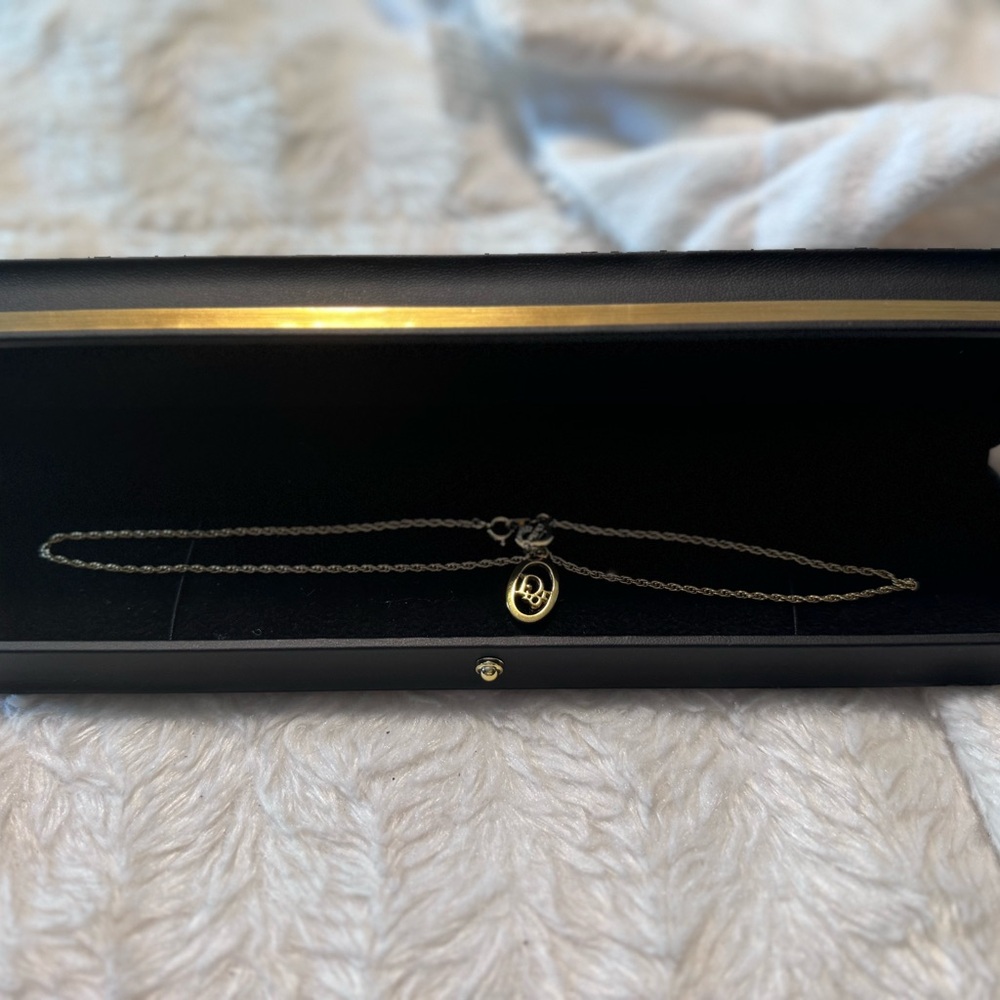 Christian Dior Oblique Logo Oval Pendant
Chain Necklace